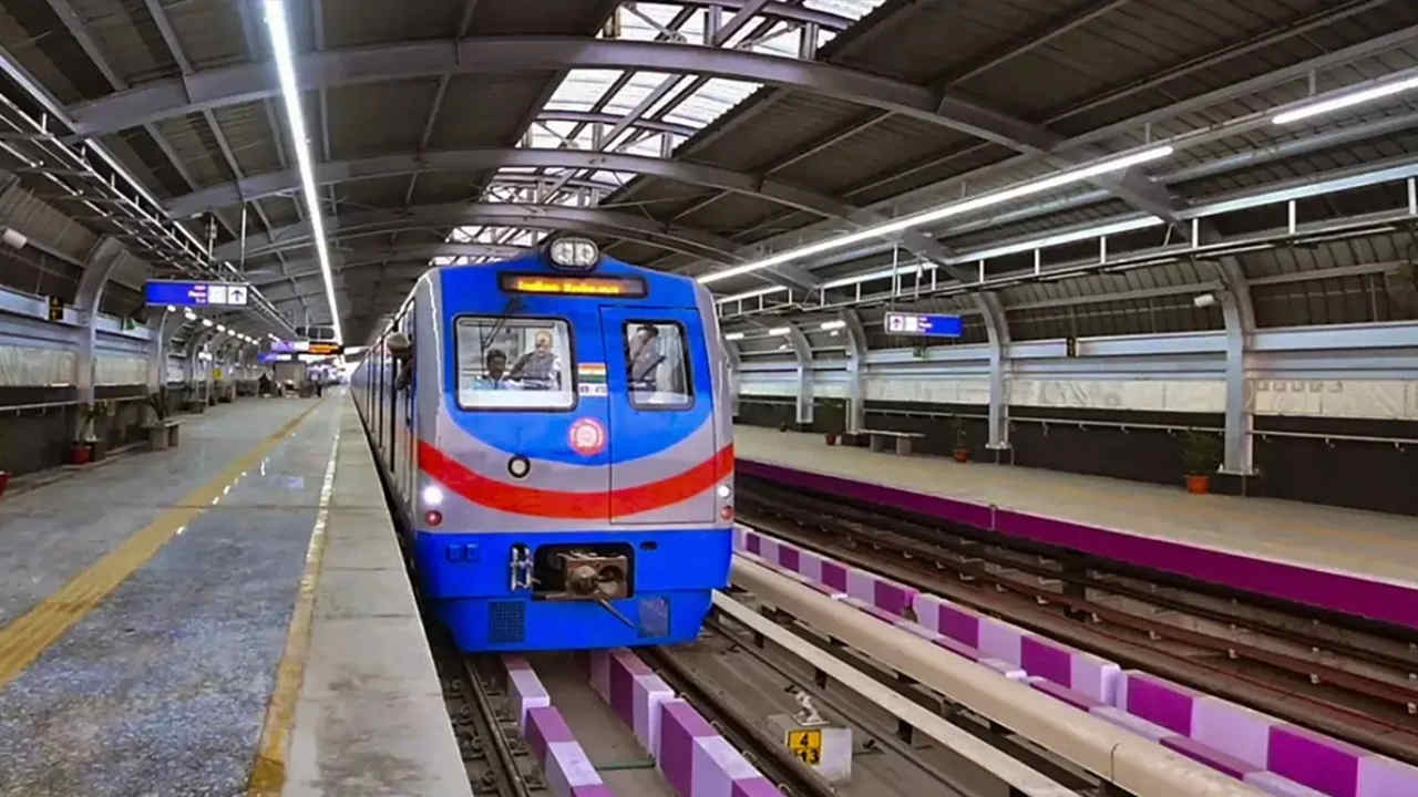 Esplanade-Sealdah Metro