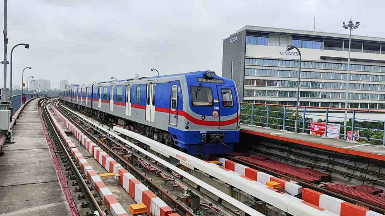 Airport To Esplanade Metro