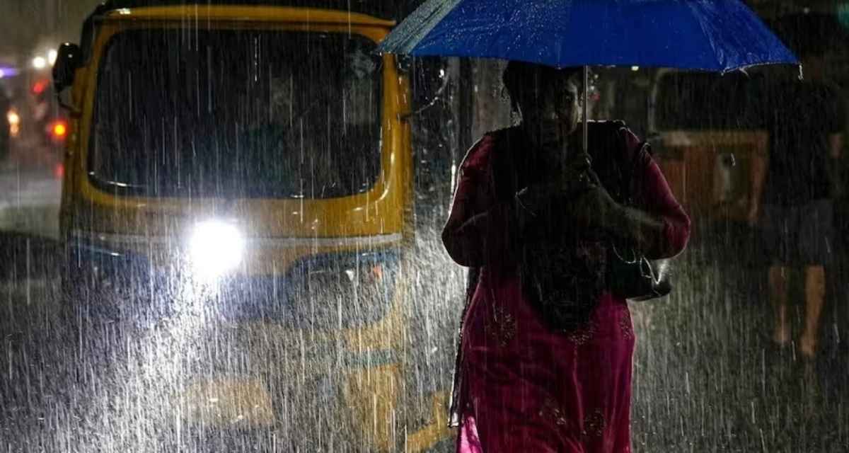 West Bengal Weather : শনিবার বজ্রবিদ্যুৎ-সহ ঝড়বৃষ্টি! দক্ষিণবঙ্গের ৭ জেলায় আলিপুরের সতর্কবার্তা, কলকাতায়ও ভিজতে পারে শহর