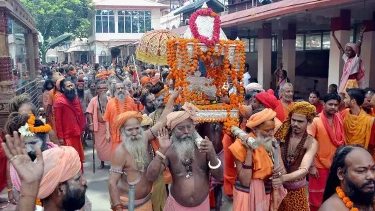 Ambubachi 2025: অম্বুবাচী উৎসব ২০২৫ কবে শুরু- কবে শেষ? জেনে নিন নিয়মকানুন! 3 Ambubachi 2025: অম্বুবাচী উৎসব ২০২৫ কবে শুরু- কবে শেষ? জেনে নিন নিয়মকানুন!