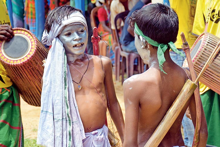 সাঁওতালদের রক্তঝরা বিপ্লবের দিন! কেন হুল দিবস পালিত হয় জানেন? 5 Hul Diwas 2025 Photos