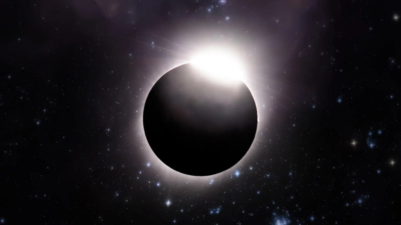 Chandra Grahan 2025