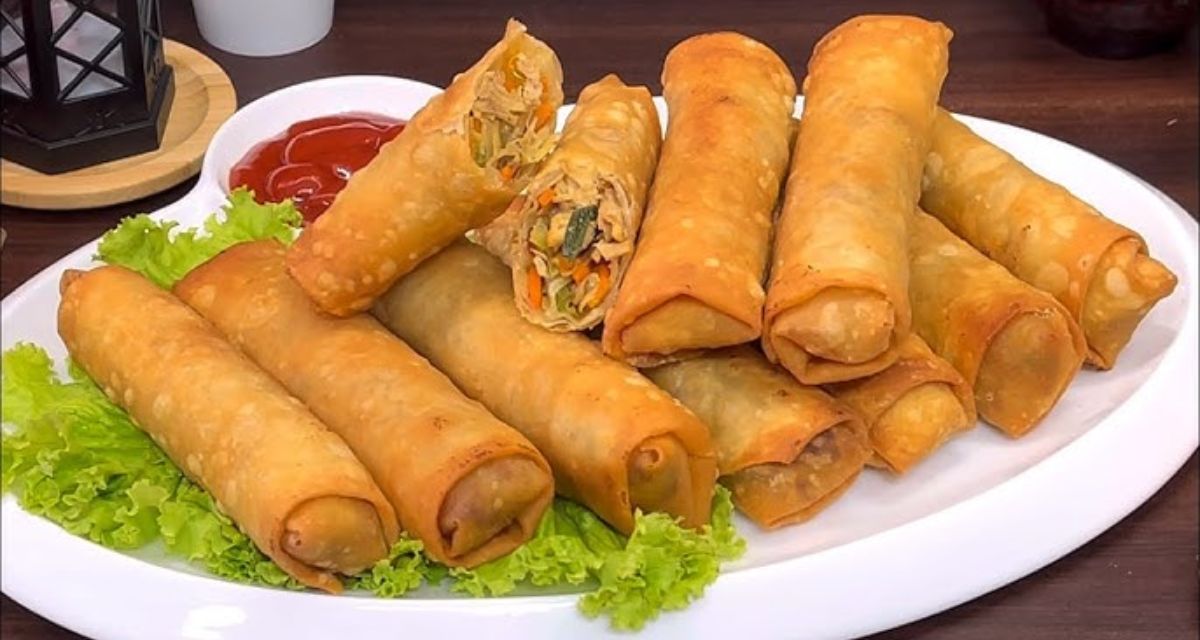 Chicken Spring Roll : সন্ধের টিফিনে জমে যাবে আসর! এক মাস ফ্রিজে রেখে খাওয়া যাবে এই 'চিকেন স্প্রিং রোল' রেসিপি