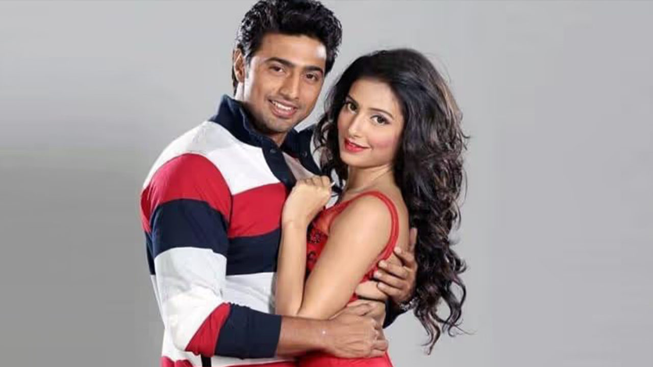 সম্পর্কের তিক্ততার প্রভাব পড়েছে কর্মজীবনে! শুভশ্রীর অনুপস্থিতিতে তাকে নিয়ে বড়সড় মন্তব্য করে বসলেন দেব! 1 Dev
