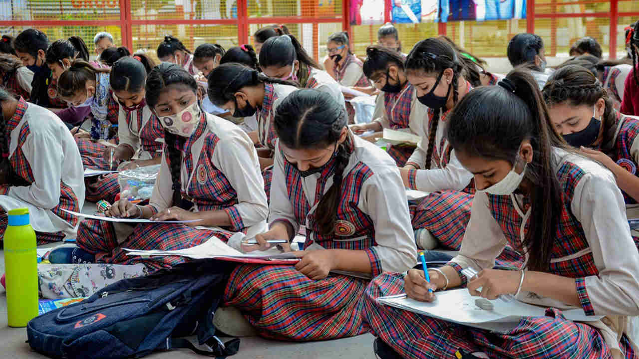 HS Exam 2025 3rd Semester