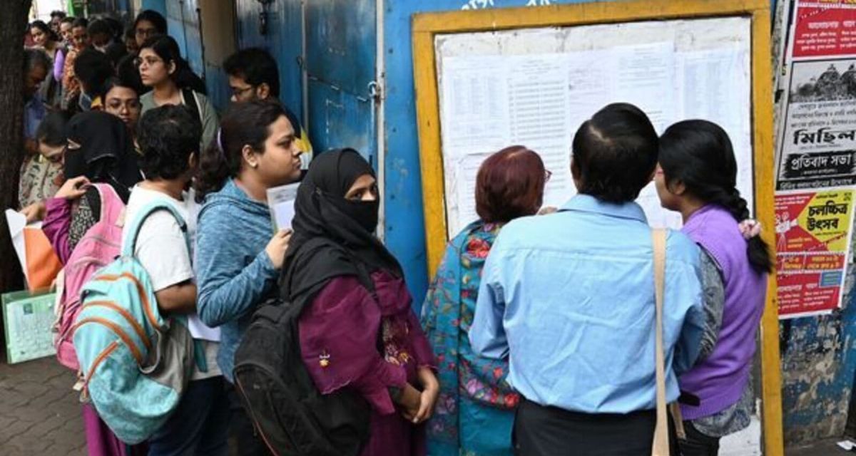 প্রশ্নফাঁস রুখতে AI ক্যামেরা, GPS ট্র্যাকিং, বায়োমেট্রিক স্ক্যানার! TET and D.El.Ed Exams পরীক্ষায় নজিরবিহীন নিরাপত্তা!