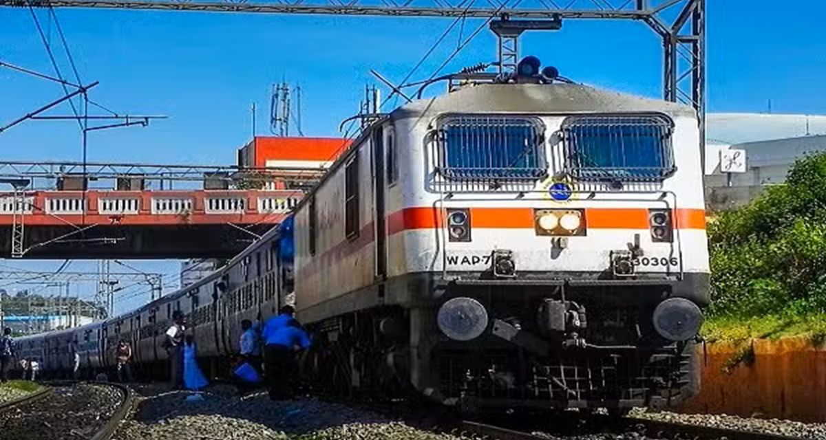 Railways : জুড়ছে ১০০০টি নতুন ট্রেন! রেল ব্যবস্থায় বিপ্লবের পথে ভারতীয় রেল, বড় ঘোষণা রেলমন্ত্রীর!