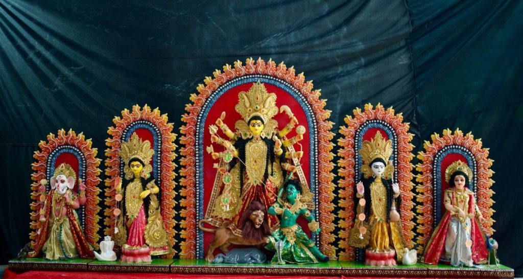 Kumartuli : শিল্পের হৃদয় | কুমোরটুলি ঐতিহ্য, চ্যালেঞ্জ ও ২০২৫ সালে ভবিষ্যৎ বিশ্লেষণ 2 কুমোরটুলির (Kumartuli) প্রধান উৎসব