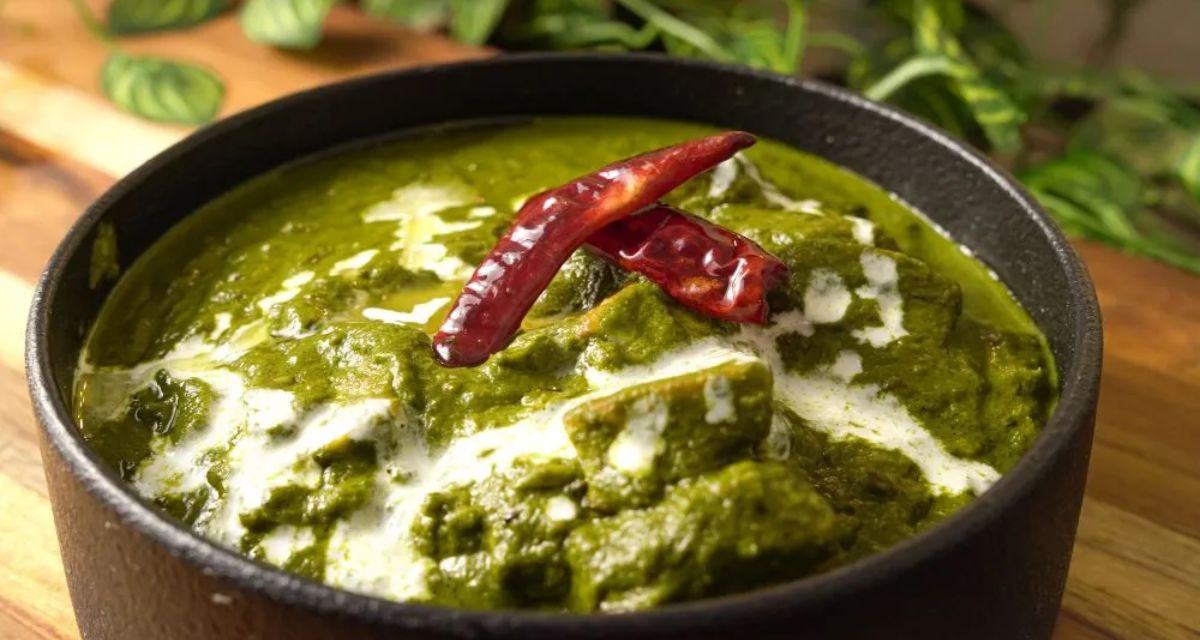 ১২ ধাপে সুস্বাদু ও স্বাস্থ্যকর Palak Paneer Recipe in Bengali